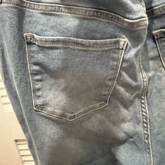 Old Navy Rockstar Super Skinny Ripped Jeans 22 Short - Picture 7 of 10